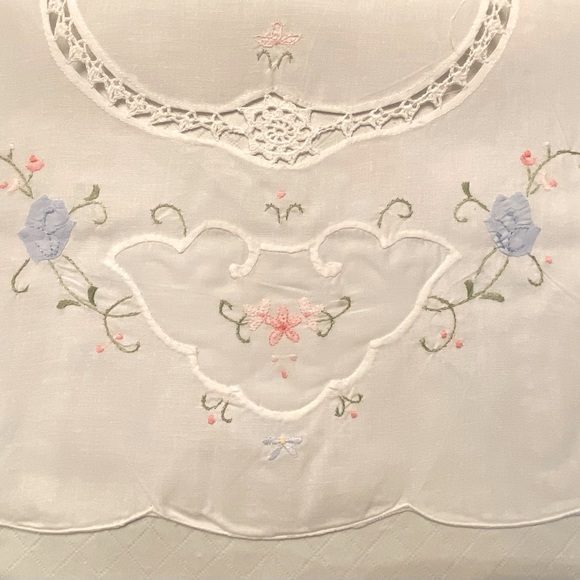 Other - Petit Fleur Table Runner